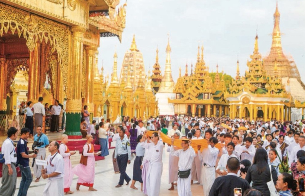 Destinations overflow with visitors on Tazaungdai Holidays